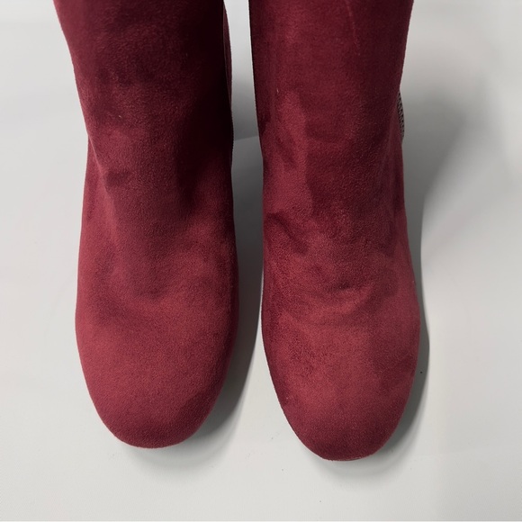 WHITE MOUNTAIN Women 9 1/2 Burgundy Red Suede Ankle Boot Heeled Bootie - Picture 5 of 13